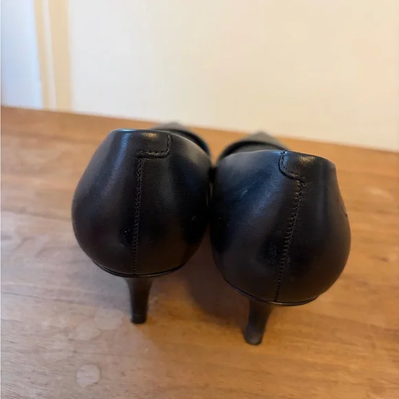 ALDO Black Pointed Toe Heels - Picture 3 of 5